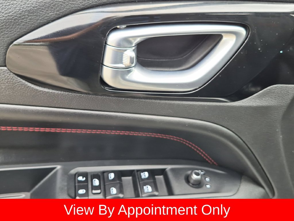 Used 2025 Jeep Compass Trailhawk AWD/4WD image 13