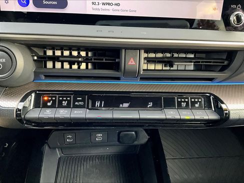 Used 2024 Toyota Prius Limited image 26