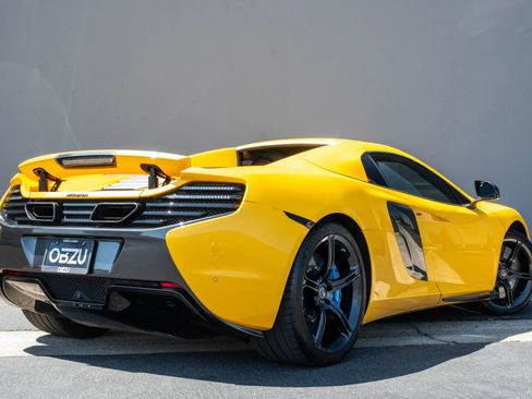 Used 2015 McLaren 650S Spider image 19