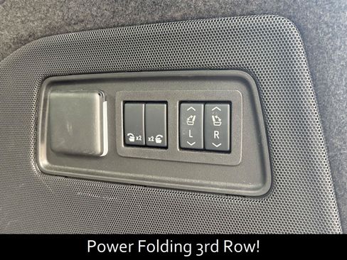 Used 2025 Cadillac Escalade Sport Platinum w/ LPO, ONYX Package AWD/4WD image 20