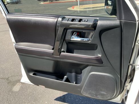 Used 2016 Toyota 4Runner Trail Premium image 11