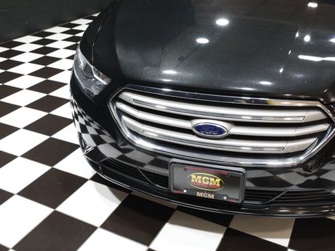 Used 2013 Ford Taurus SEL FWD image 12