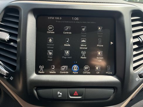 Used 2017 Jeep Cherokee High Altitude w/ Luxury Group AWD/4WD image 18