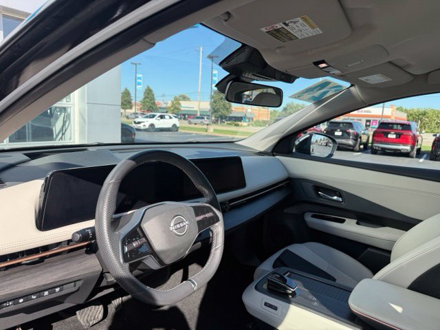 Used 2024 Nissan Ariya AWD image 7