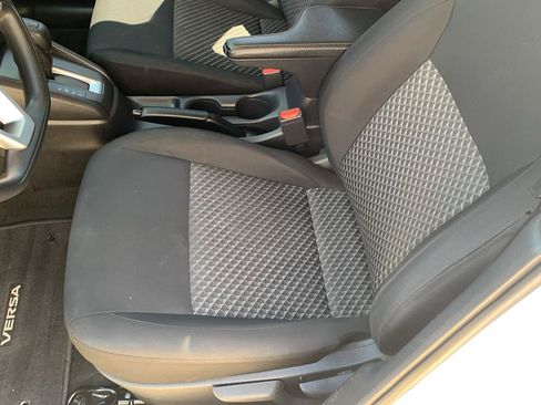 Used 2022 Nissan Versa S FWD image 22