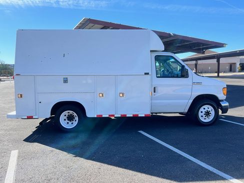 Used 2006 Ford E-350 and Econoline 350 Super Duty image 5