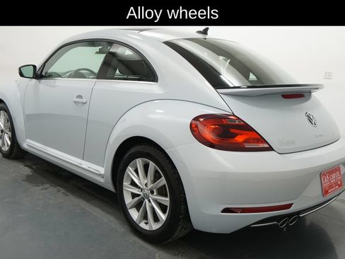 Used 2018 Volkswagen Beetle 2.0T SE FWD image 5