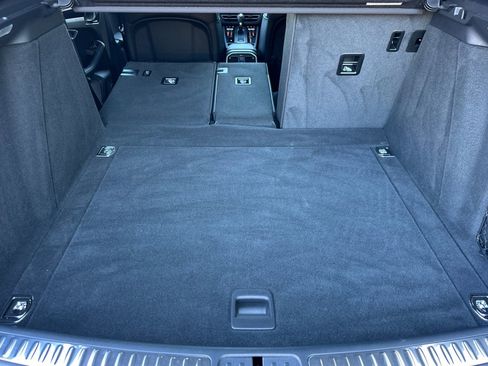 Used 2024 Porsche Macan image 15