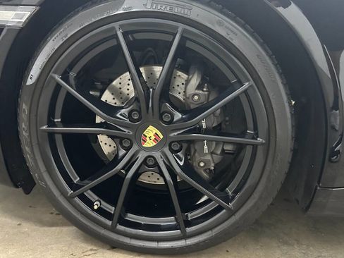 Used 2018 Porsche 911 Carrera image 30