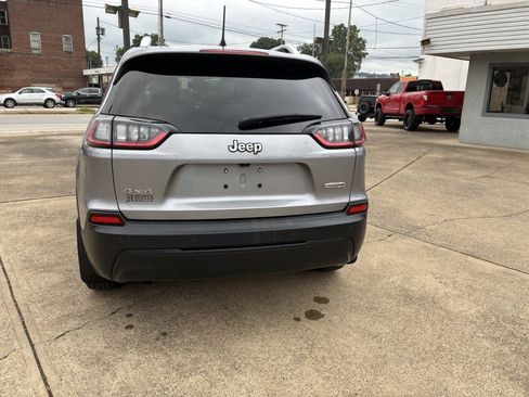 Used 2020 Jeep Cherokee Latitude Plus w/ Comfort/Convenience Group AWD/4WD image 4
