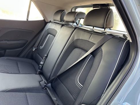 New 2025 Hyundai Venue Limited image 28