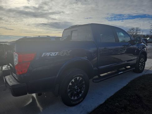 Used 2017 Nissan Titan PRO-4X image 4