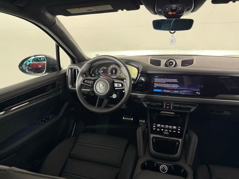 New 2026 Porsche Cayenne Turbo AWD/4WD image 19
