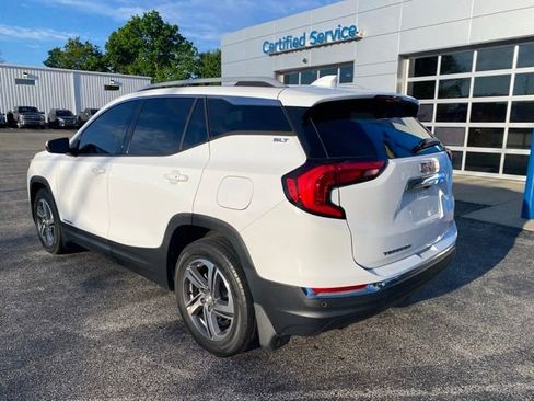 Used 2019 GMC Terrain SLT w/ Preferred Package FWD image 3