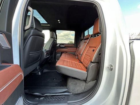 Used 2024 GMC Sierra 3500 Denali Ultimate image 11