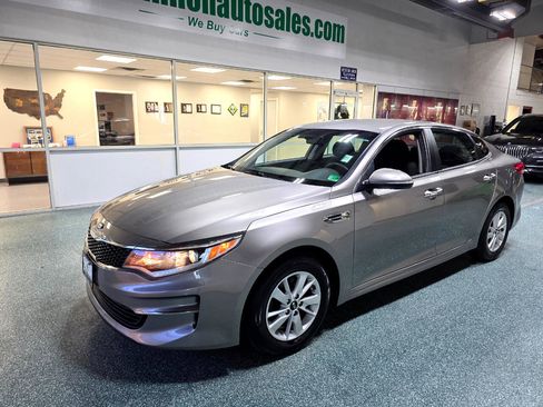 Used 2016 Kia Optima LX image 2