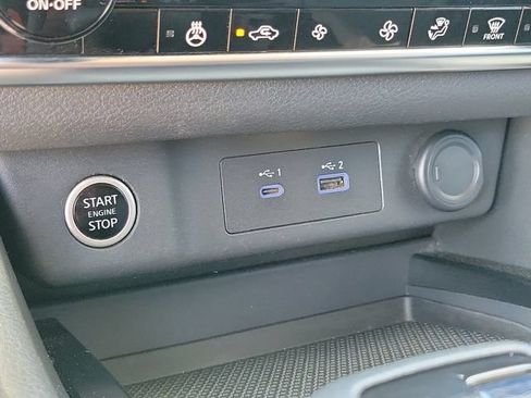 Used 2021 Nissan Rogue S FWD image 18