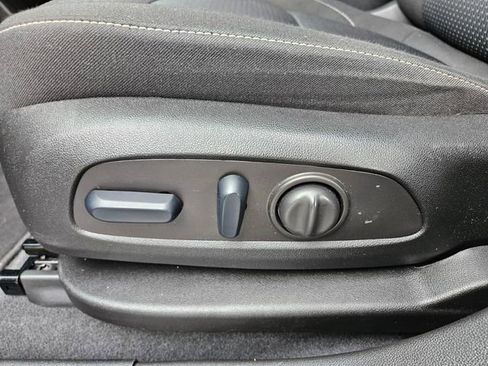 Used 2023 GMC Acadia SLE w/ Driver Convenience Package AWD/4WD image 9