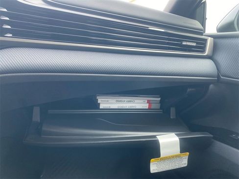 Used 2026 Toyota Camry SE image 27