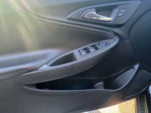 Used 2020 Chevrolet Malibu LT w/ Leather Package FWD image 16