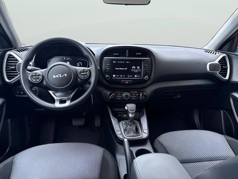 Used 2023 Kia Soul LX w/ LX Technology Package FWD image 20