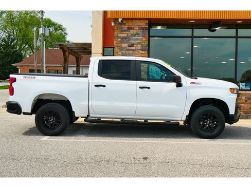 Used 2020 Chevrolet Silverado 1500 Custom Trail Boss w/ Custom Convenience Package image 2