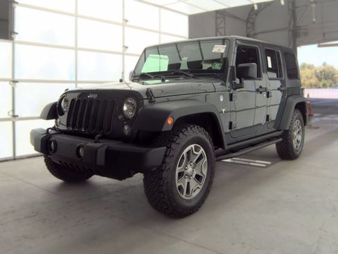 Used 2016 Jeep Wrangler Unlimited Rubicon w/ Dual Top Group AWD/4WD image 6