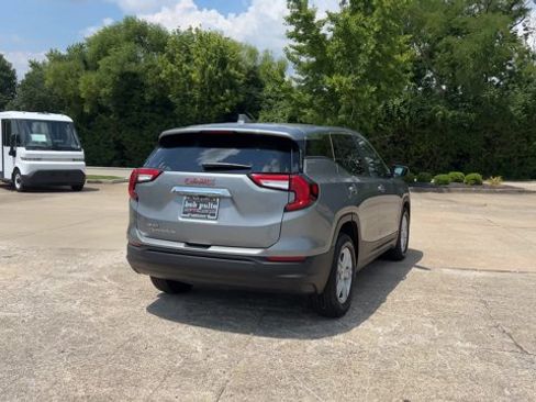 Used 2023 GMC Terrain SLE FWD image 8