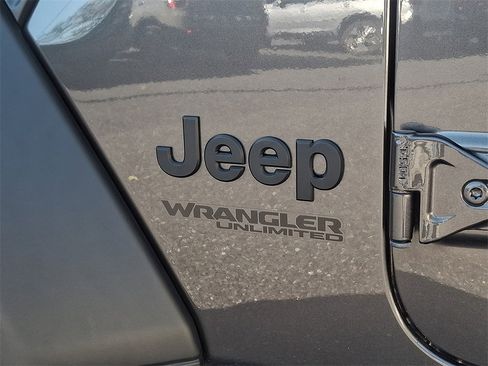 Used 2022 Jeep Wrangler Unlimited Sport image 29