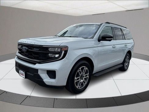 Used 2025 Ford Expedition Active image 8