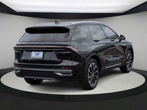 Used 2024 Lincoln Nautilus Reserve image 8