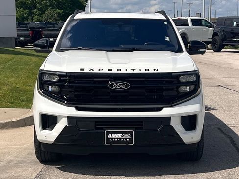 Used 2025 Ford Expedition Max Platinum w/ Stealth Appearance Package AWD/4WD image 8