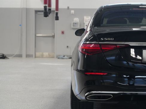 Certified 2023 Mercedes-Benz S 580 4MATIC Sedan image 11