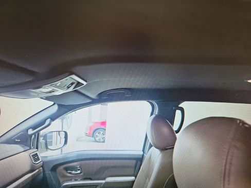 Used 2021 Nissan Titan Platinum Reserve image 11