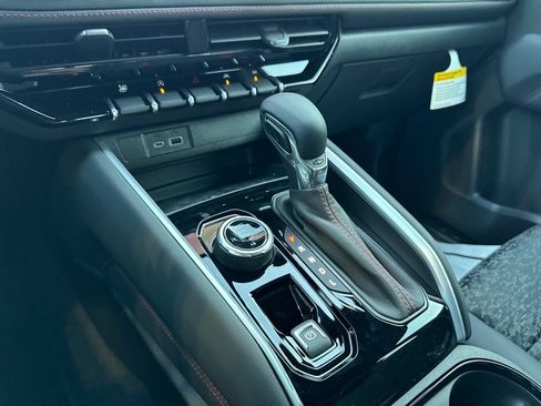 New 2026 Chevrolet Colorado Z71 w/ Technology Package image 16