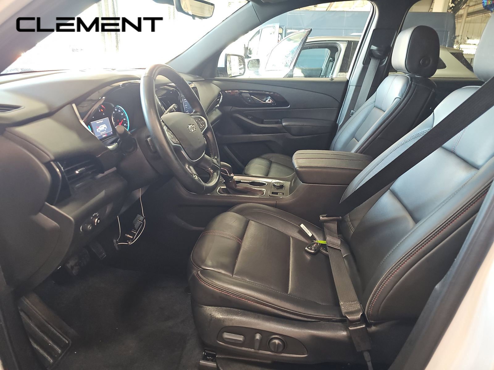 Used 2023 Chevrolet Traverse RS AWD/4WD image 3