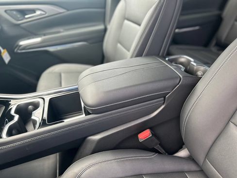 New 2026 Chevrolet Traverse LT w/ Midnight/Sport Edition AWD/4WD image 9