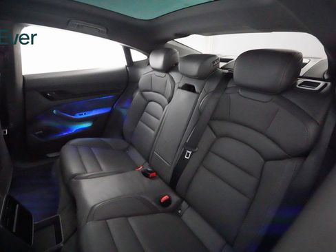 Used 2020 Porsche Taycan 4S image 10