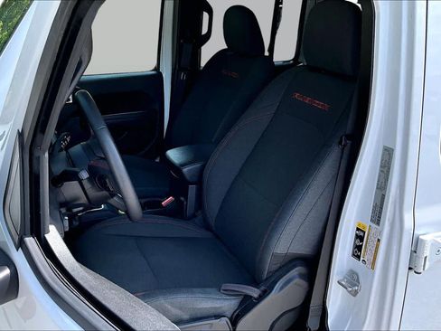 Used 2025 Jeep Wrangler Unlimited Rubicon AWD/4WD image 9