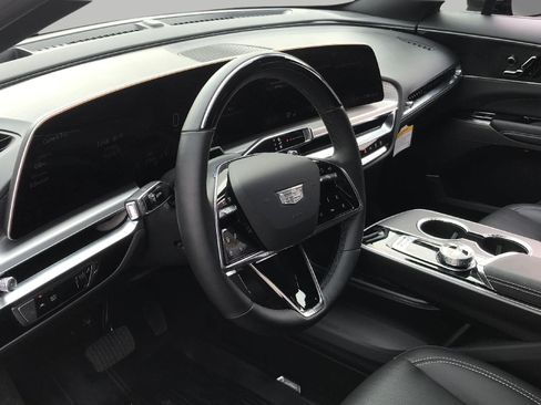 Used 2026 Cadillac Lyriq Sport w/ LPO, Floor Liner Package RWD image 9
