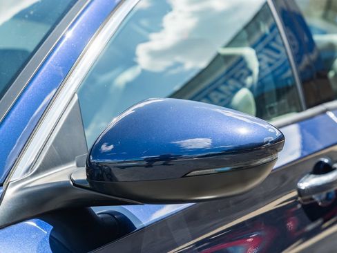 Used 2018 Honda Accord Touring image 15