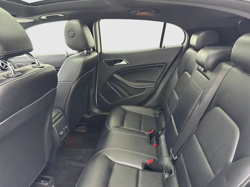 Used 2017 Mercedes-Benz GLA 250 image 36