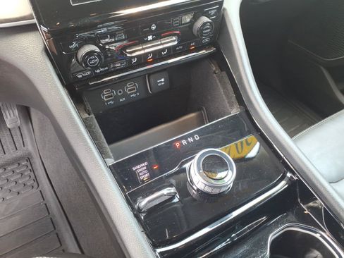 Used 2021 Jeep Grand Cherokee L Limited AWD/4WD image 19