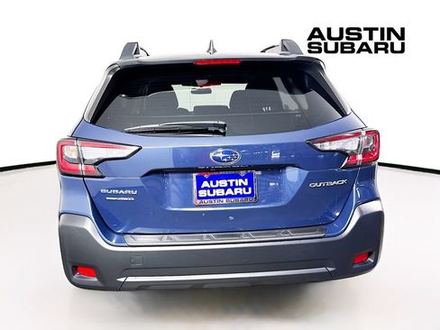 Used 2025 Subaru Outback Premium AWD/4WD image 6