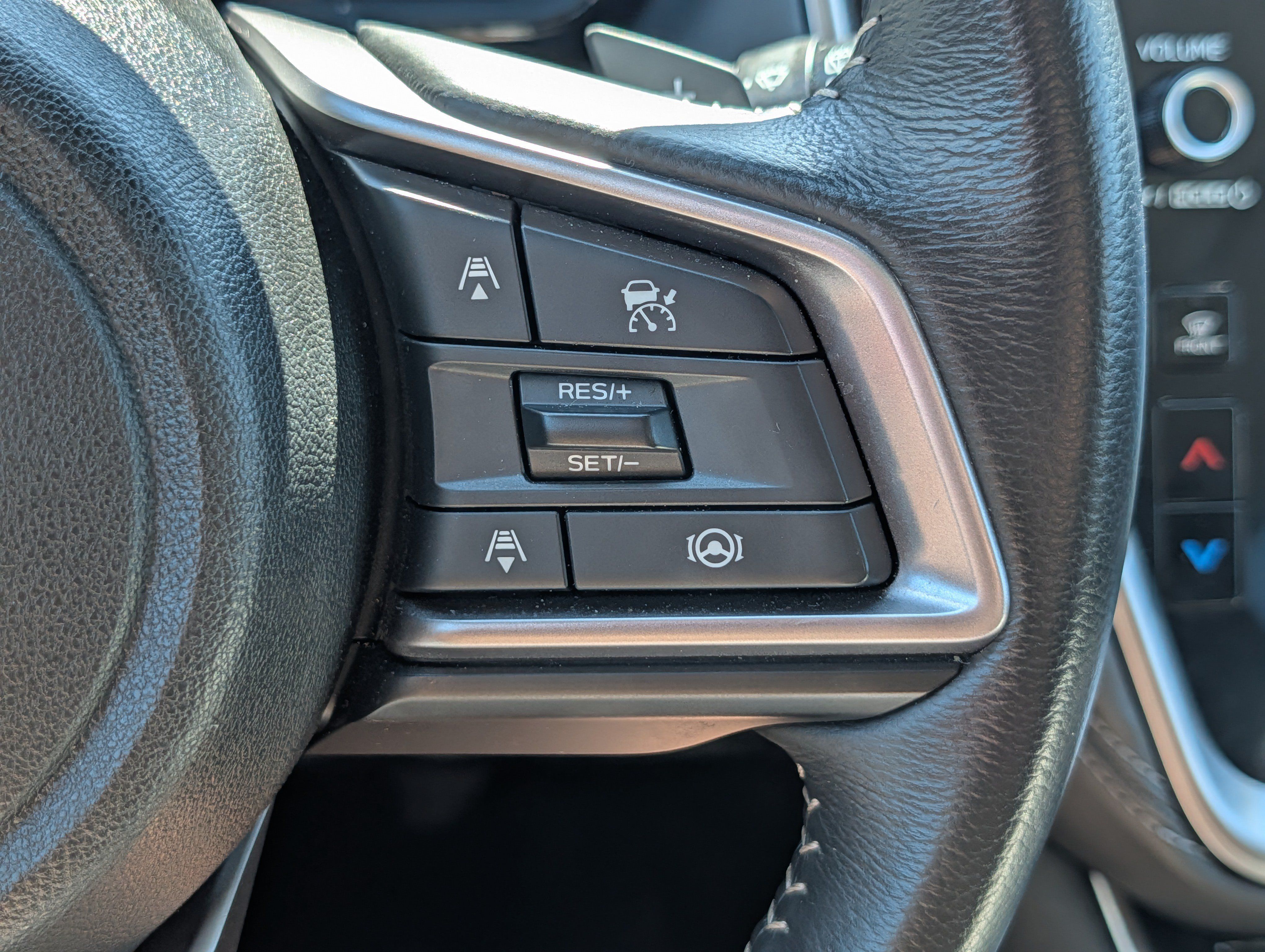 Certified 2025 Subaru Outback Premium AWD/4WD image 30