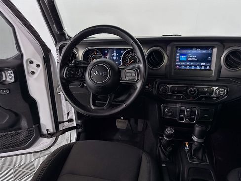 Used 2021 Jeep Gladiator Willys image 22