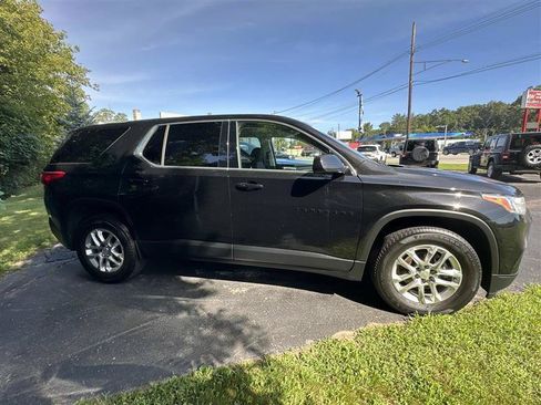 Used 2019 Chevrolet Traverse LS w/ LPO, Blackout Package AWD/4WD image 2