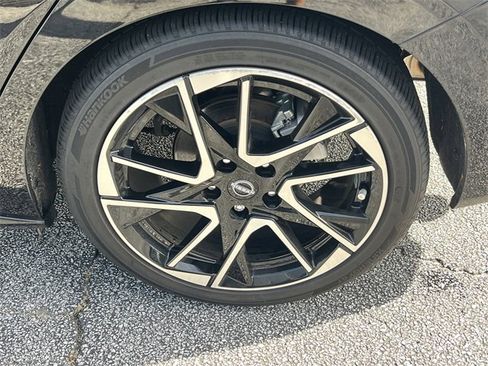 Certified 2024 Nissan Sentra SR image 32