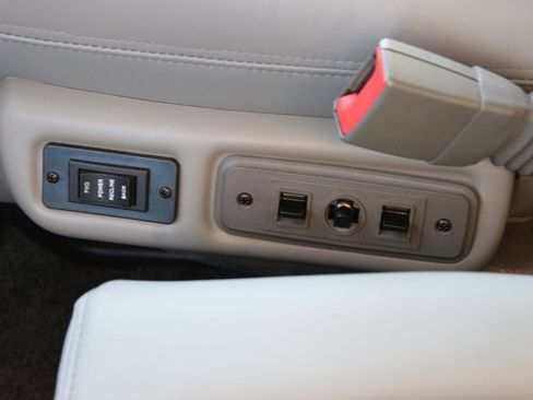 New 2025 Chevrolet Express 2500 RWD 2500 155 w/ Driver Convenience Package image 31