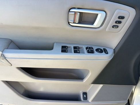 Used 2011 Honda Pilot Touring image 25